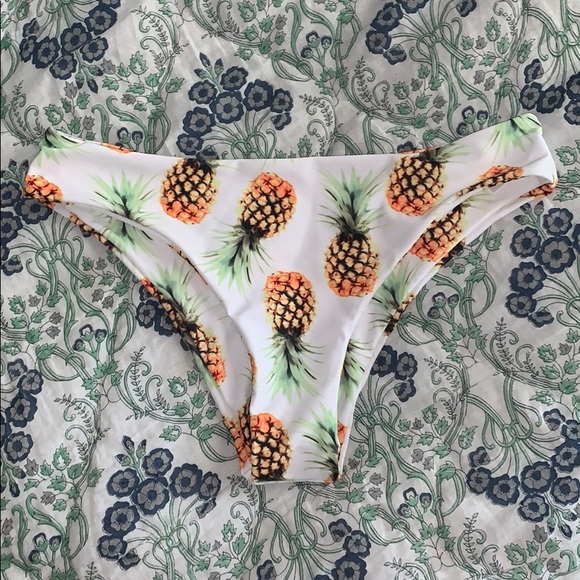 Bathing suit bottoms - Picture 1 of 3